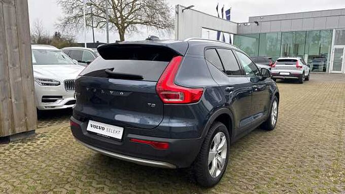 Volvo XC40 Momentum Pro, T2 (manual)