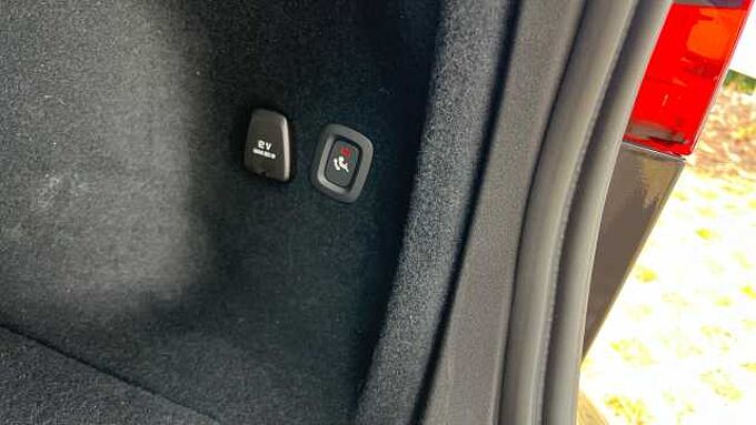 Volvo V60 Plus Dark, B4 Mild-Hybrid, 3YEAR WARRANTY