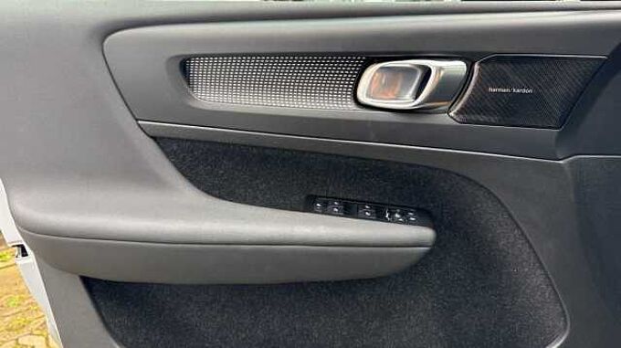 Volvo XC40 R-Design, T3 (manual)