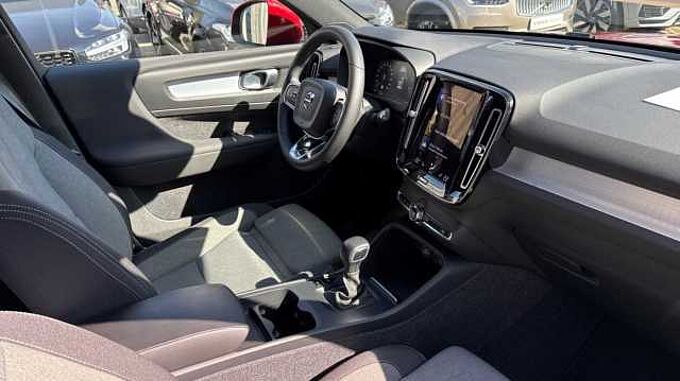 Volvo XC40 Core, T2 manual, Benzine