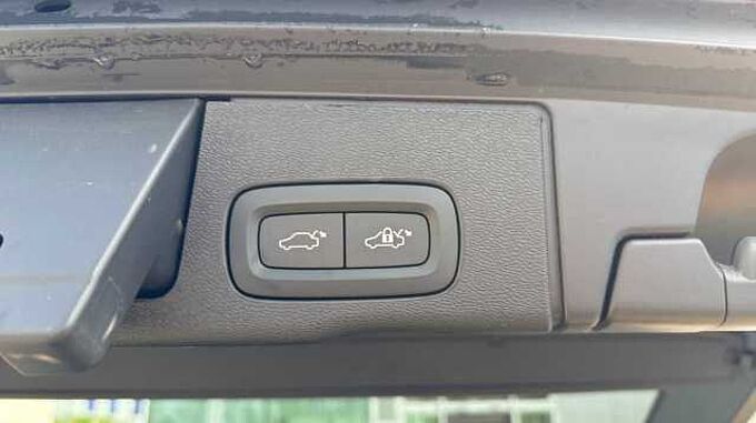 Volvo XC60 Recharge Plus Dark, T6 AWD Plug in hybride 3YEAR WARRANTY