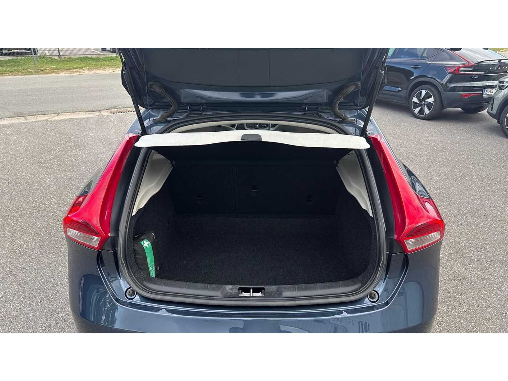 Volvo V40 T2 AUT Momentum 48482040-13.jpg | ACB Woluwe