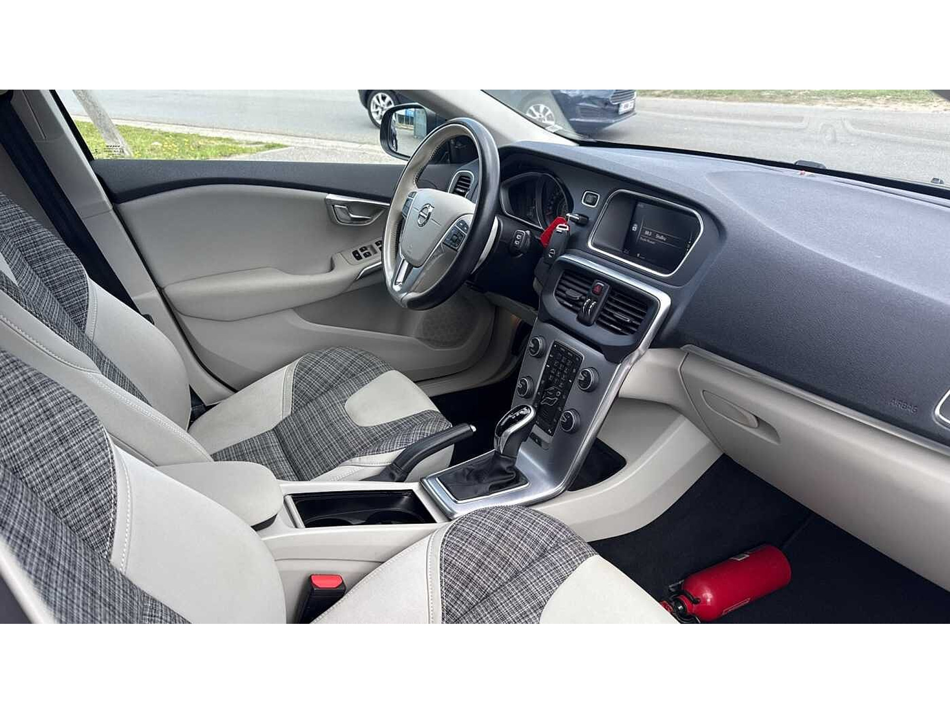 Volvo V40 T2 AUT Momentum 48482040-4.jpg | ACB Woluwe