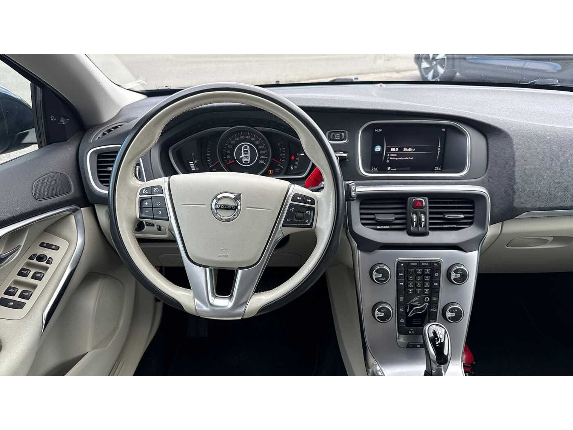 Volvo V40 T2 AUT Momentum 48482040-7.jpg | ACB Woluwe