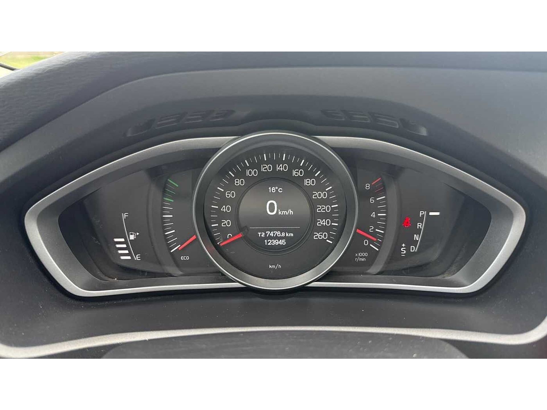 Volvo V40 T2 AUT Momentum 48482040-8.jpg | ACB Woluwe