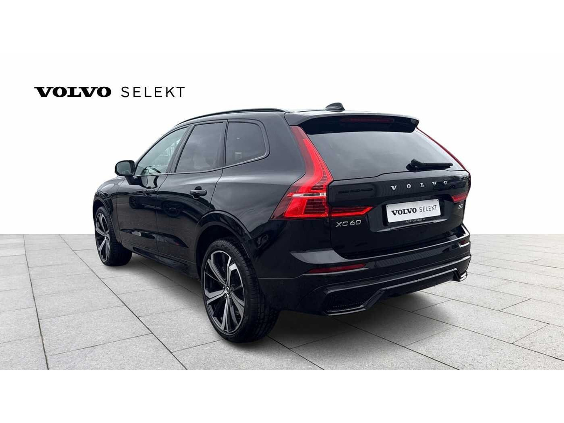 Volvo XC60 B5 AWD Mild-Hybrid Plus Dark - PANODAK - 4x4 + 3 JAAR GARANTIE 48482050-1.jpg | ACB Woluwe