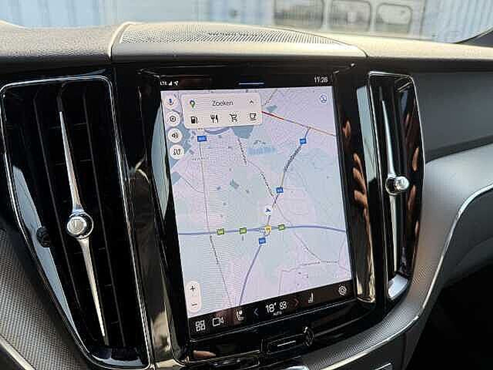 Volvo XC60 B5 AWD Mild-Hybrid Plus Dark - PANODAK - 4x4 + 3 JAAR GARANTIE 48482050-10.jpg | ACB Woluwe