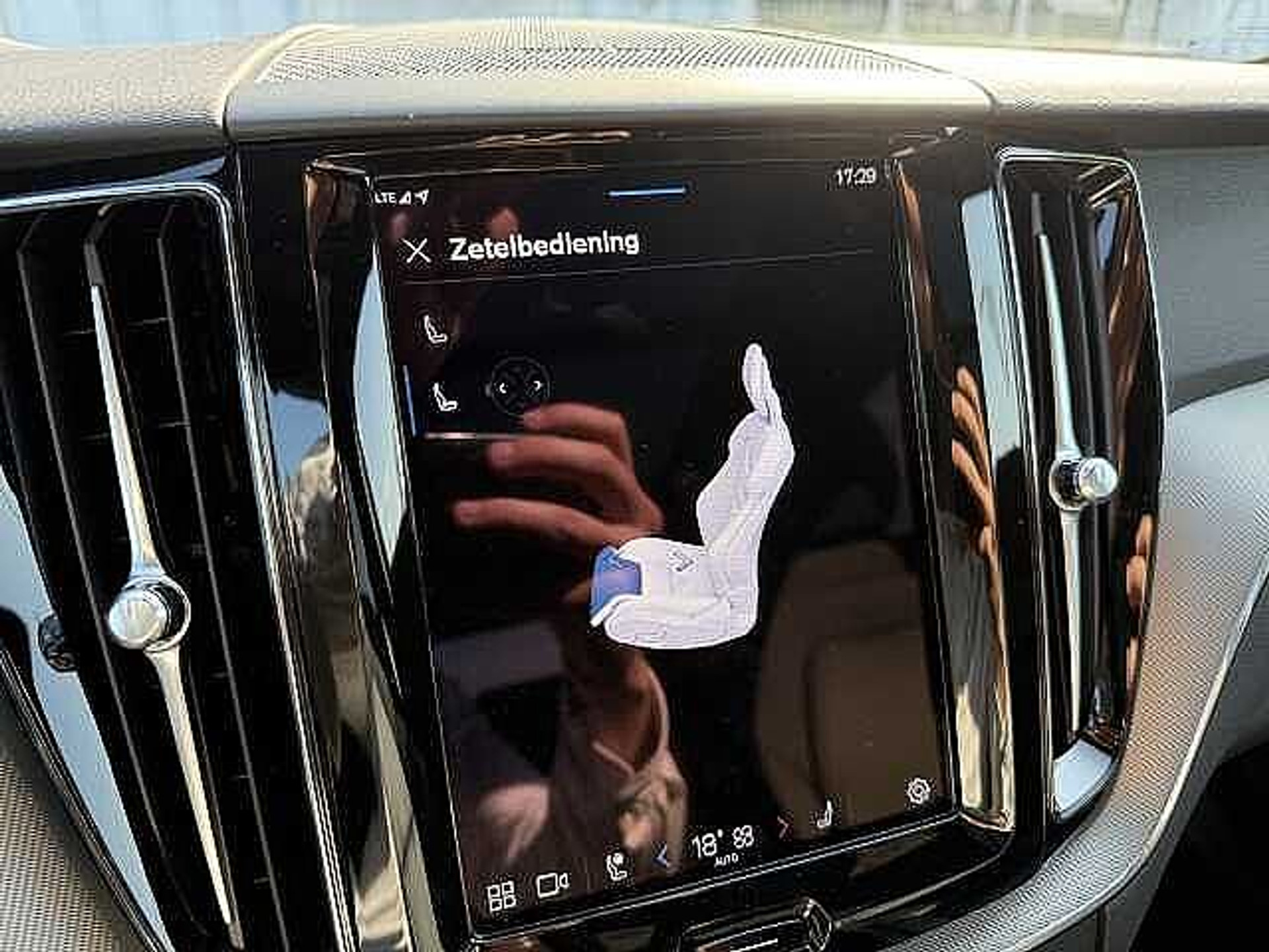 Volvo XC60 B5 AWD Mild-Hybrid Plus Dark - PANODAK - 4x4 + 3 JAAR GARANTIE 48482050-16.jpg | ACB Woluwe