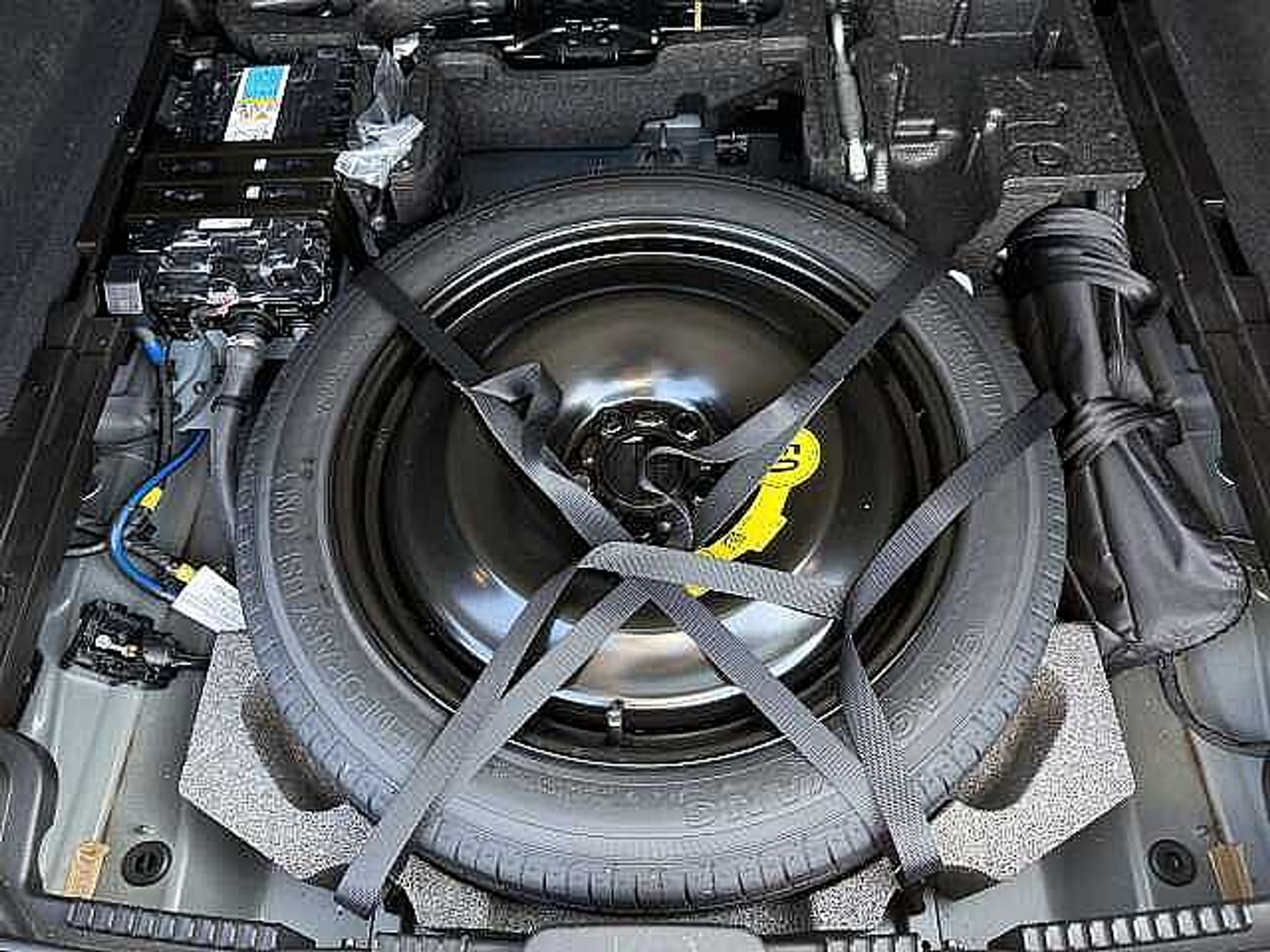 Volvo XC60 B5 AWD Mild-Hybrid Plus Dark - PANODAK - 4x4 + 3 JAAR GARANTIE 48482050-24.jpg | ACB Woluwe