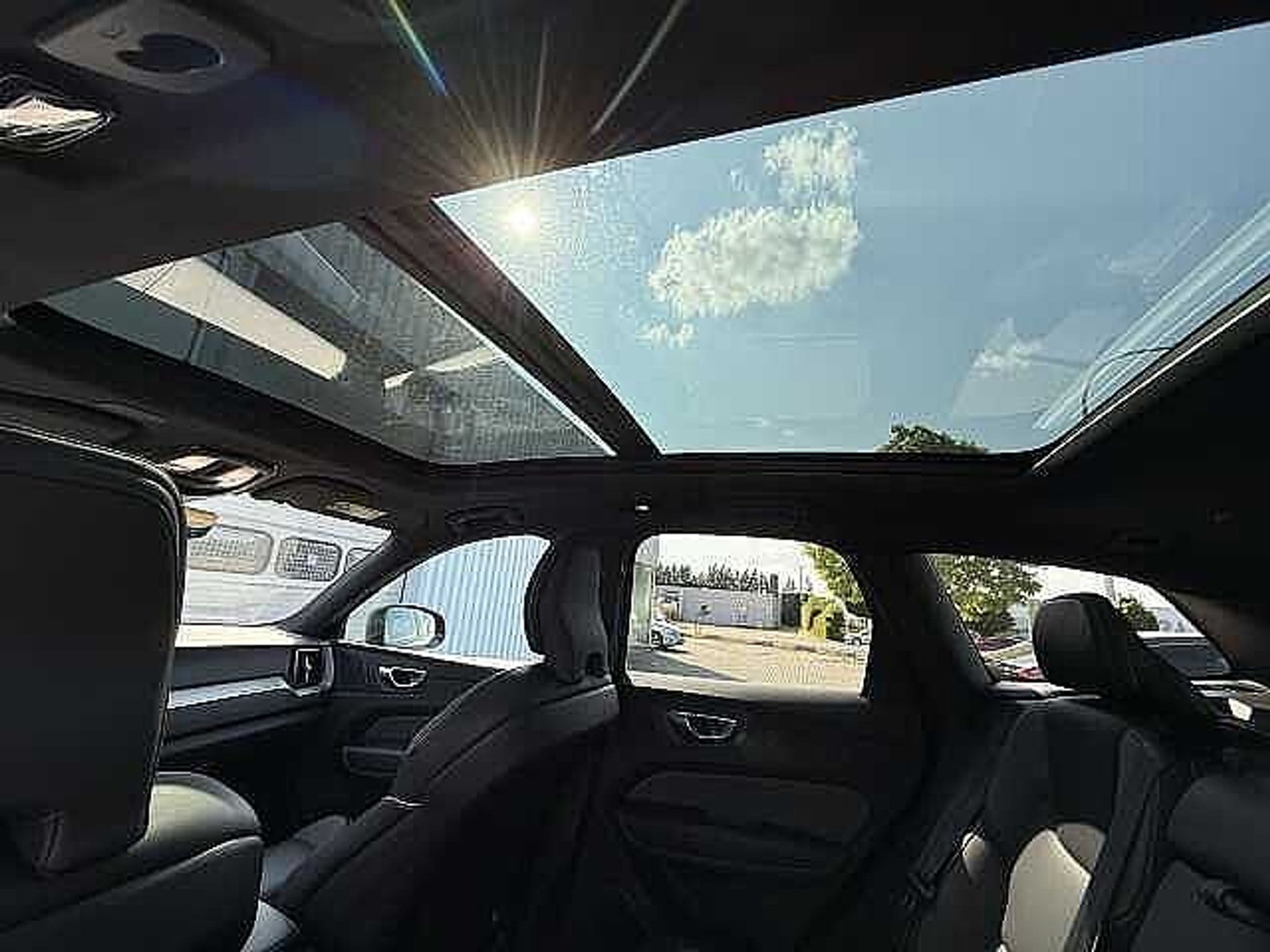 Volvo XC60 B5 AWD Mild-Hybrid Plus Dark - PANODAK - 4x4 + 3 JAAR GARANTIE 48482050-7.jpg | ACB Woluwe