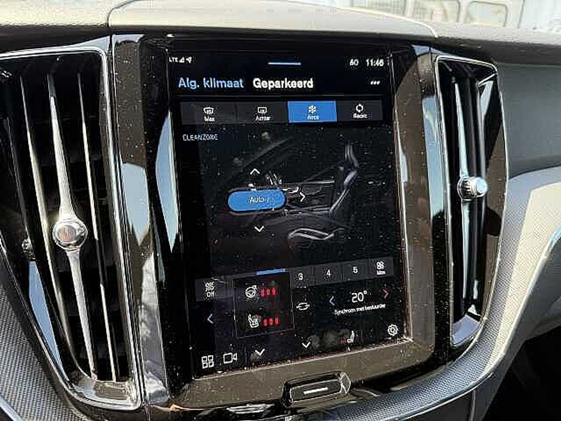 Volvo XC60 B4 Mild-Hybrid Plus Dark + 3 JAAR GARANTIE 48482057-13.jpg | ACB Woluwe