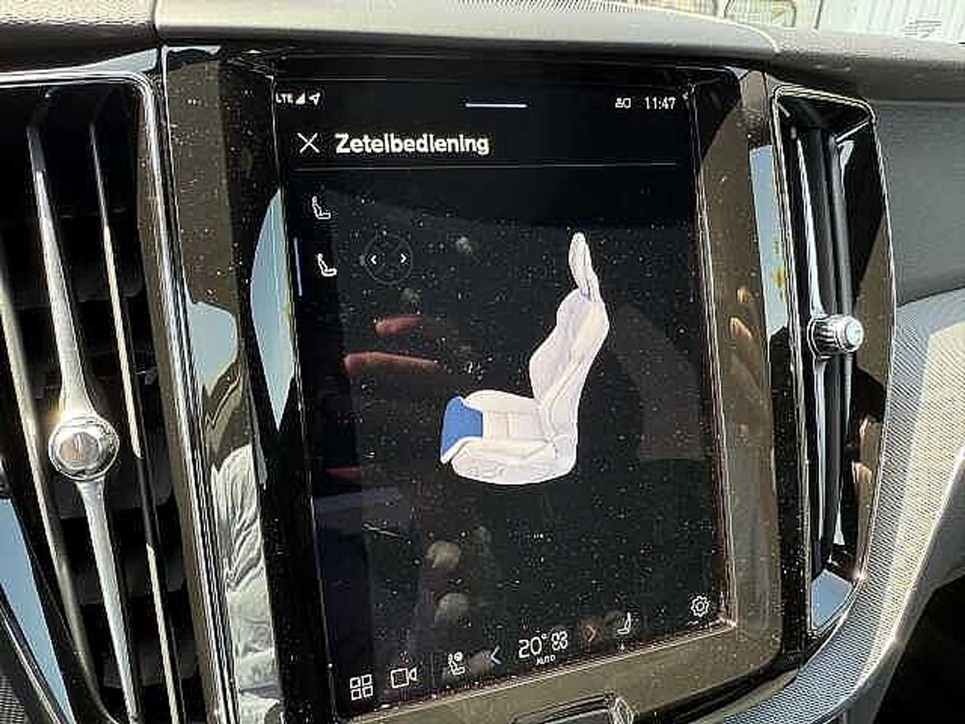 Volvo XC60 B4 Mild-Hybrid Plus Dark + 3 JAAR GARANTIE 48482057-16.jpg | ACB Woluwe