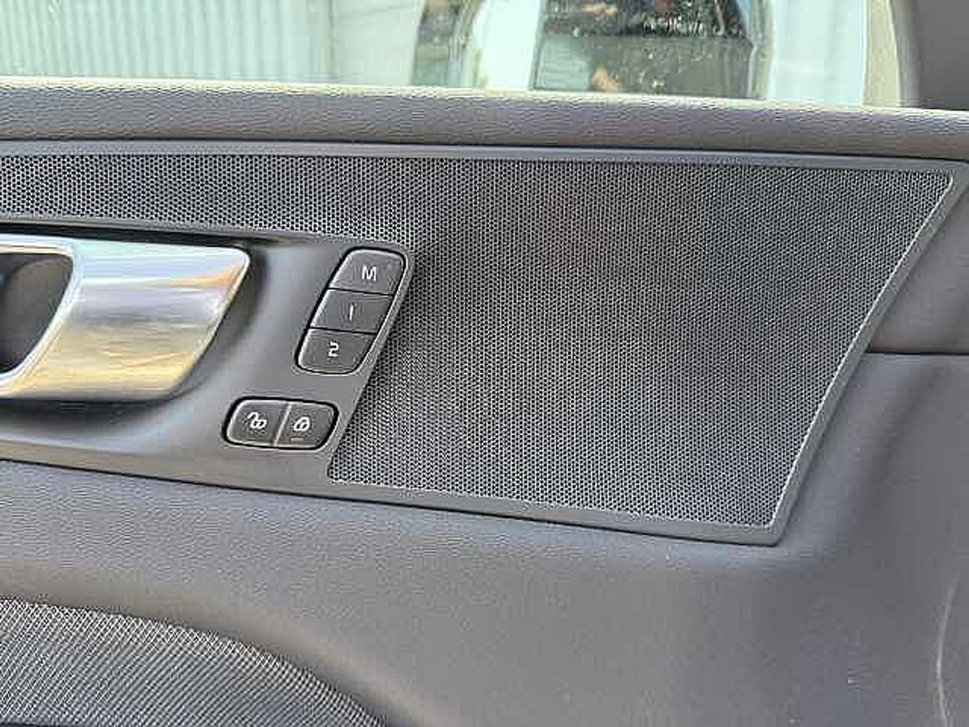 Volvo XC60 B4 Mild-Hybrid Plus Dark + 3 JAAR GARANTIE 48482057-17.jpg | ACB Woluwe