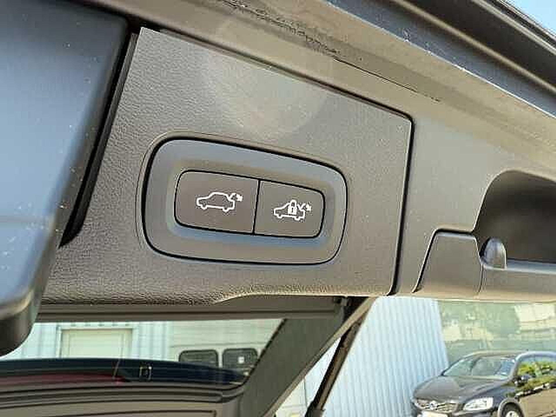 Volvo XC60 B4 Mild-Hybrid Plus Dark + 3 JAAR GARANTIE 48482057-22.jpg | ACB Woluwe