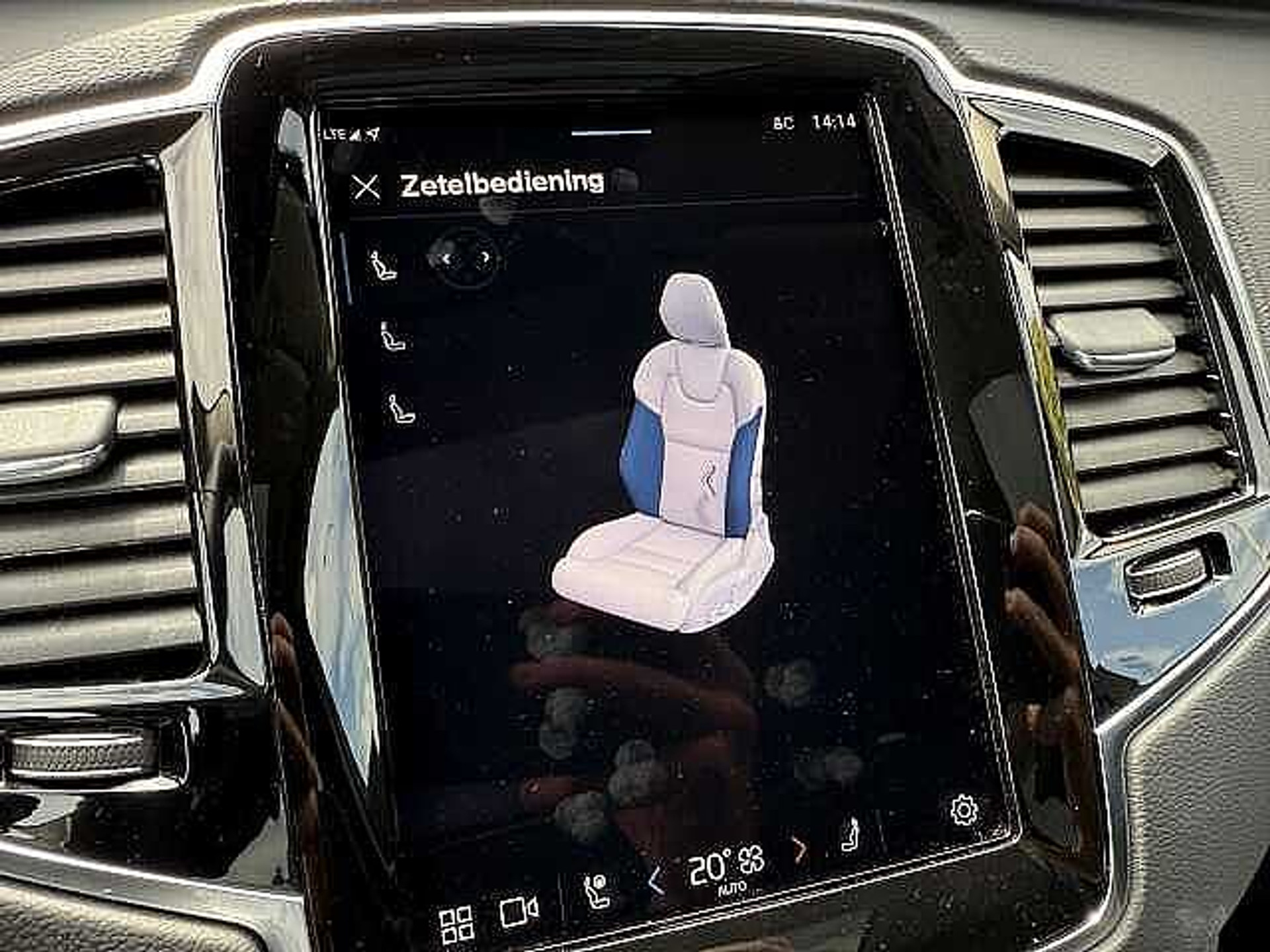 Volvo XC90 T8 AWD Plus Bright Plug in Hybride - Luchtvering + 3 JAAR GARANTIE 48482062-19.jpg | ACB Woluwe