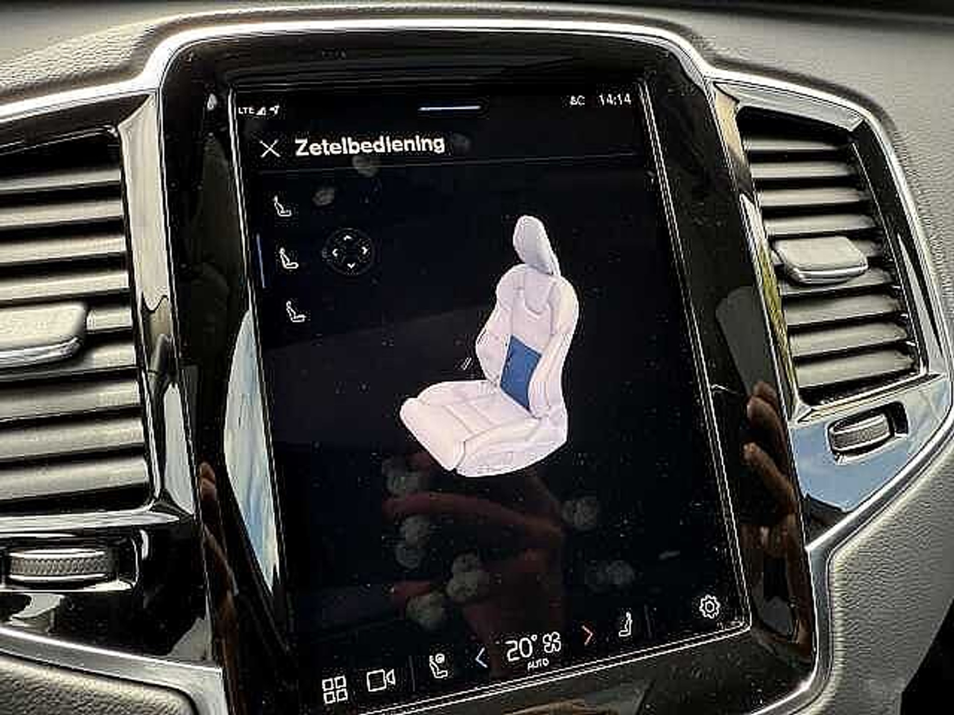 Volvo XC90 T8 AWD Plus Bright Plug in Hybride - Luchtvering + 3 JAAR GARANTIE 48482062-20.jpg | ACB Woluwe