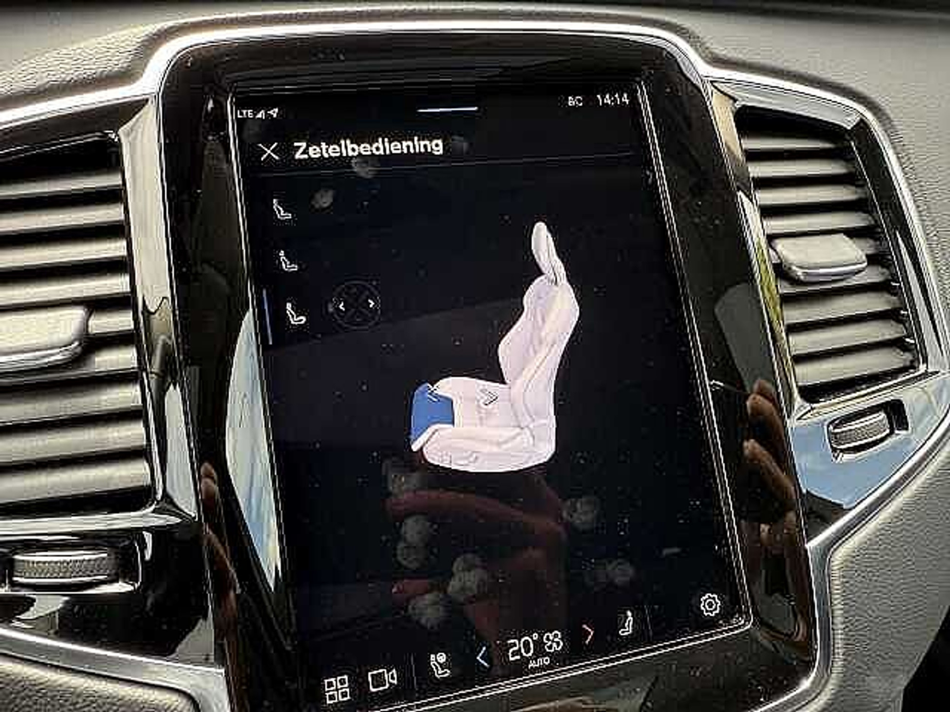 Volvo XC90 T8 AWD Plus Bright Plug in Hybride - Luchtvering + 3 JAAR GARANTIE 48482062-21.jpg | ACB Woluwe