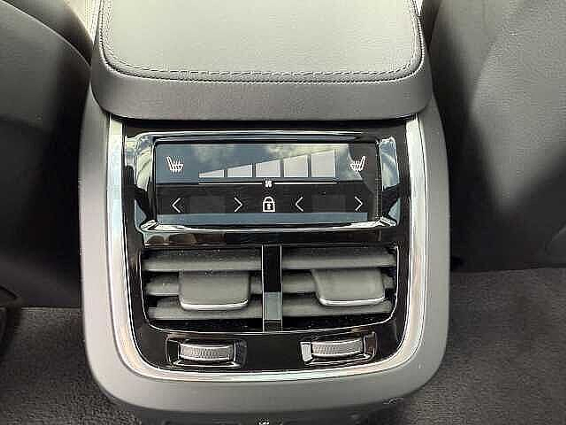 Volvo XC90 T8 AWD Plus Bright Plug in Hybride - Luchtvering + 3 JAAR GARANTIE 48482062-7.jpg | ACB Woluwe