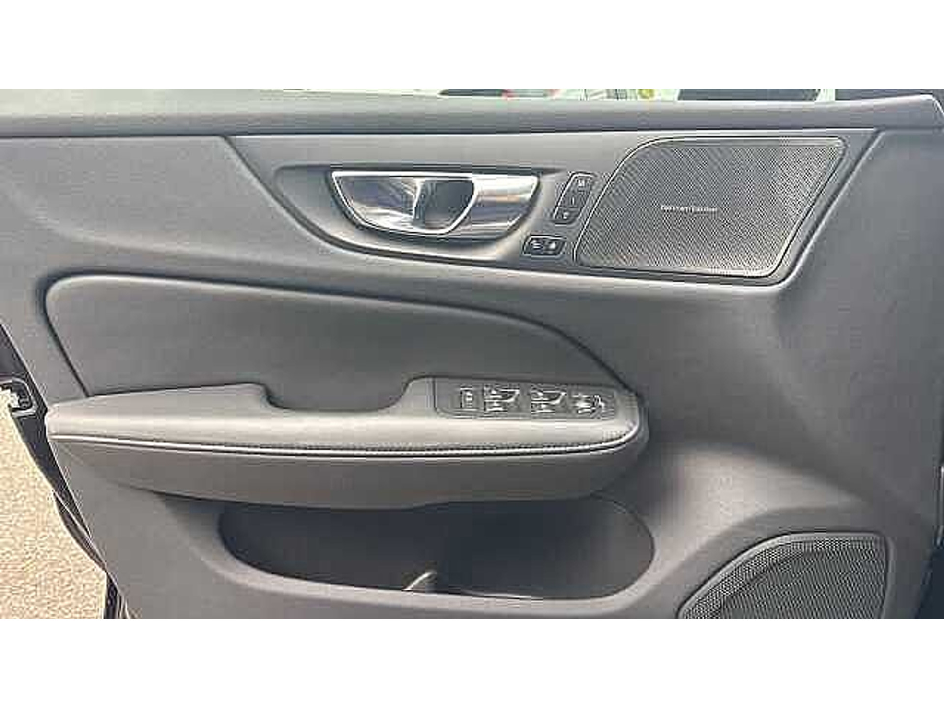 Volvo V60 Ultra Dark, T6 AWD Plug-in hybrid 48482072-18.jpg | ACB Woluwe