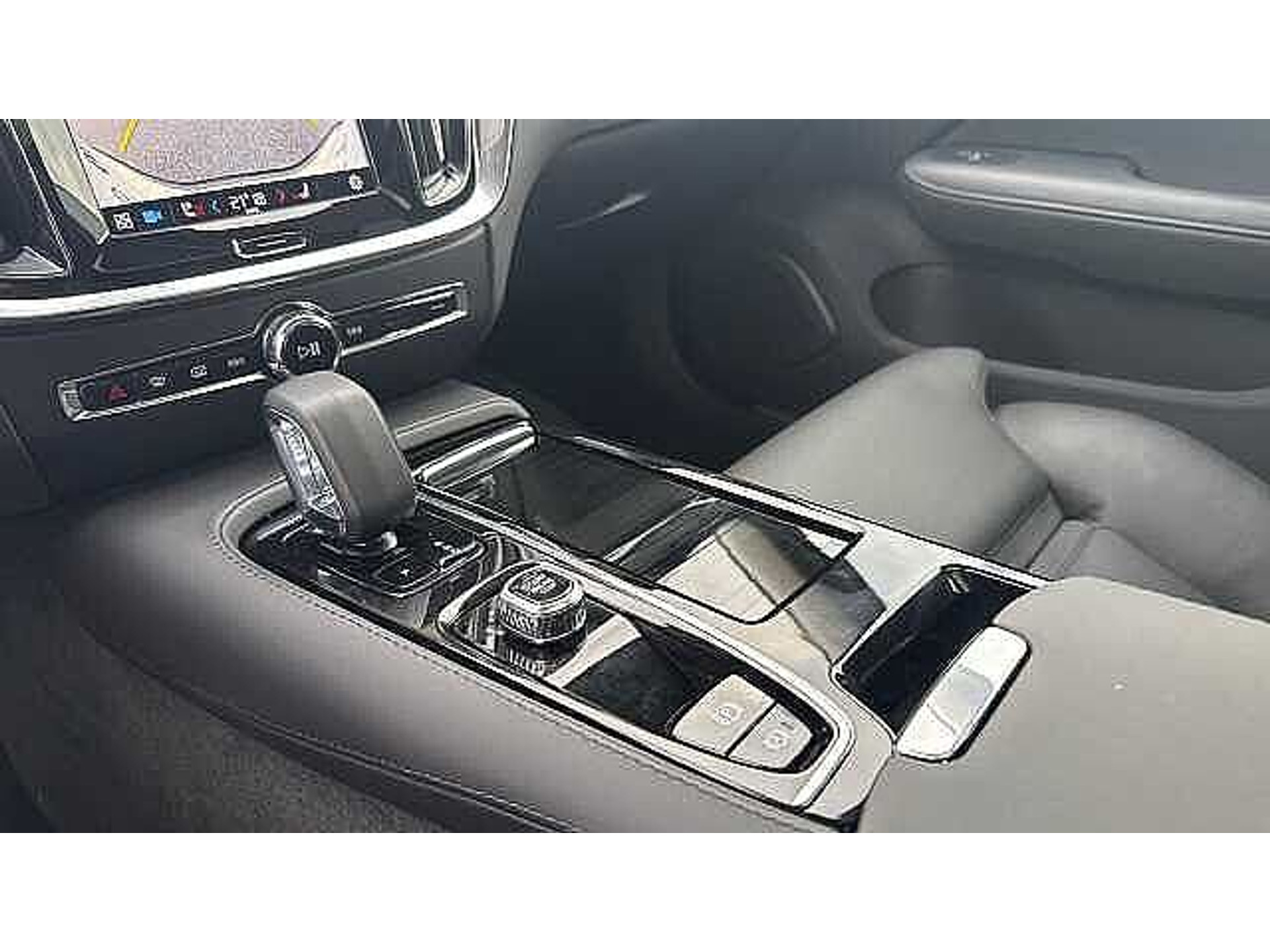 Volvo V60 Ultra Dark, T6 AWD Plug-in hybrid 48482072-19.jpg | ACB Woluwe