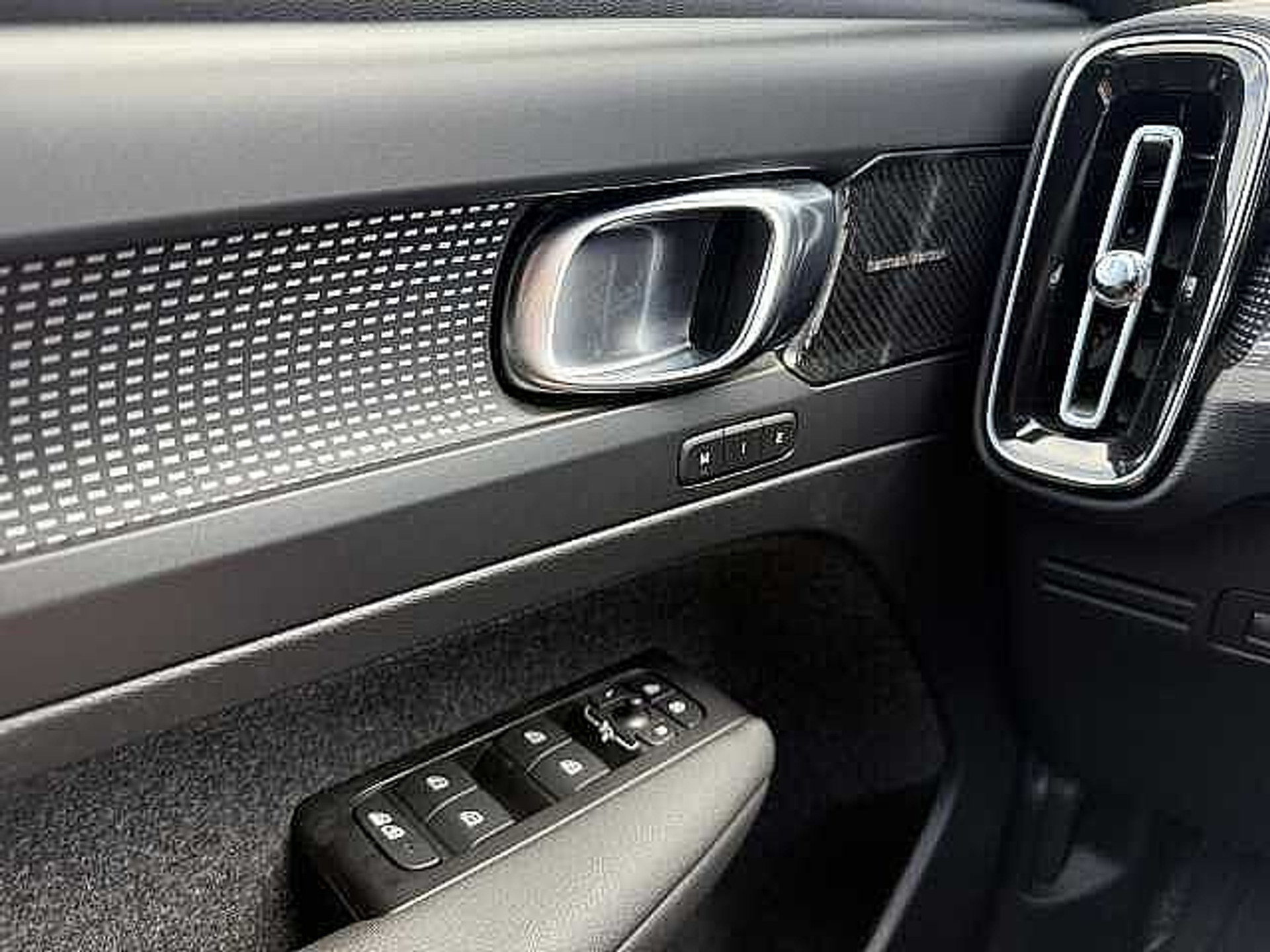 Volvo XC40 T4 R-Design Plug in Hybride + 3 JAAR GARANTIE 48482077-21.jpg | ACB Woluwe