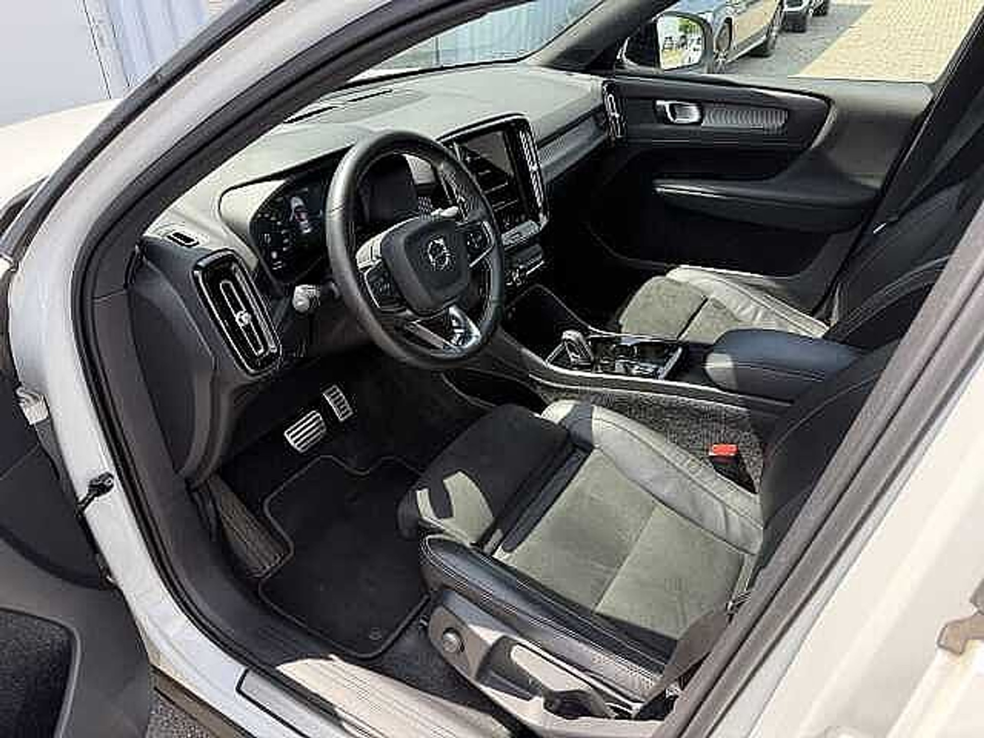 Volvo XC40 T5 Plug-in Hybrid R-Design + 3 JAAR GARANTIE 48482082-4.jpg | ACB Woluwe