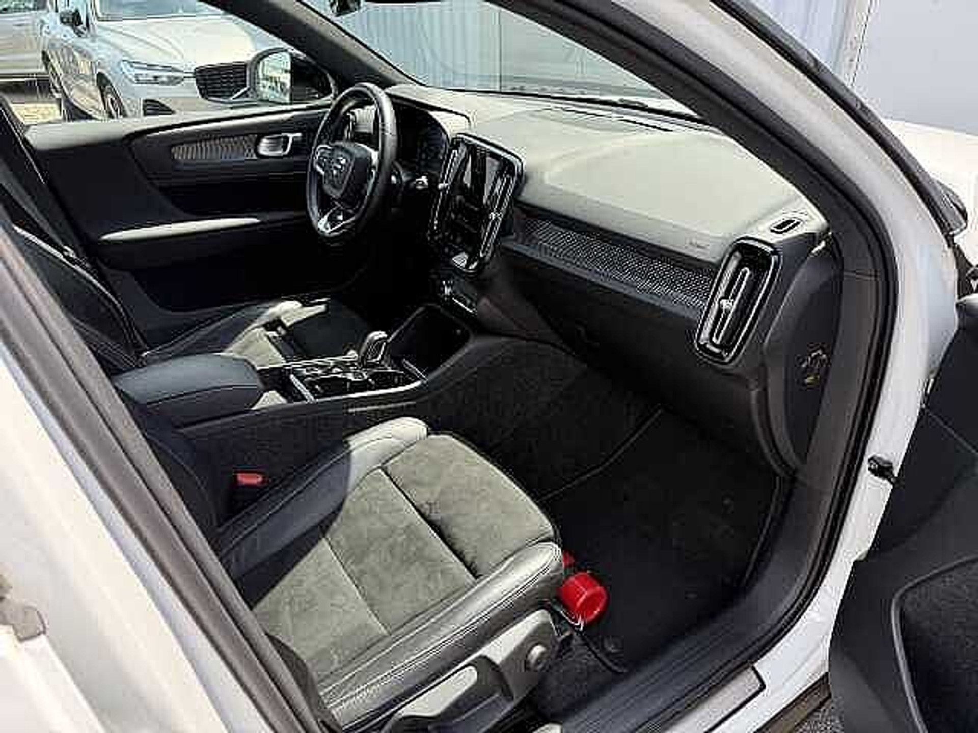 Volvo XC40 T5 Plug-in Hybrid R-Design + 3 JAAR GARANTIE 48482082-5.jpg | ACB Woluwe