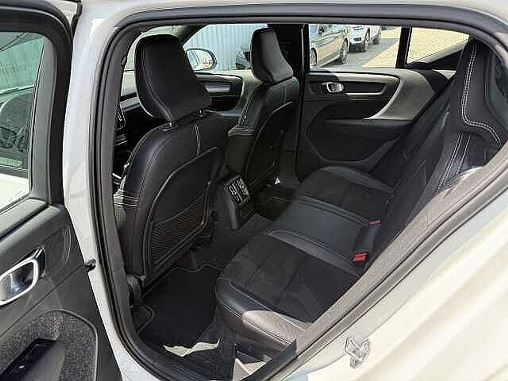 Volvo XC40 T5 Plug-in Hybrid R-Design + 3 JAAR GARANTIE 48482082-6.jpg | ACB Woluwe