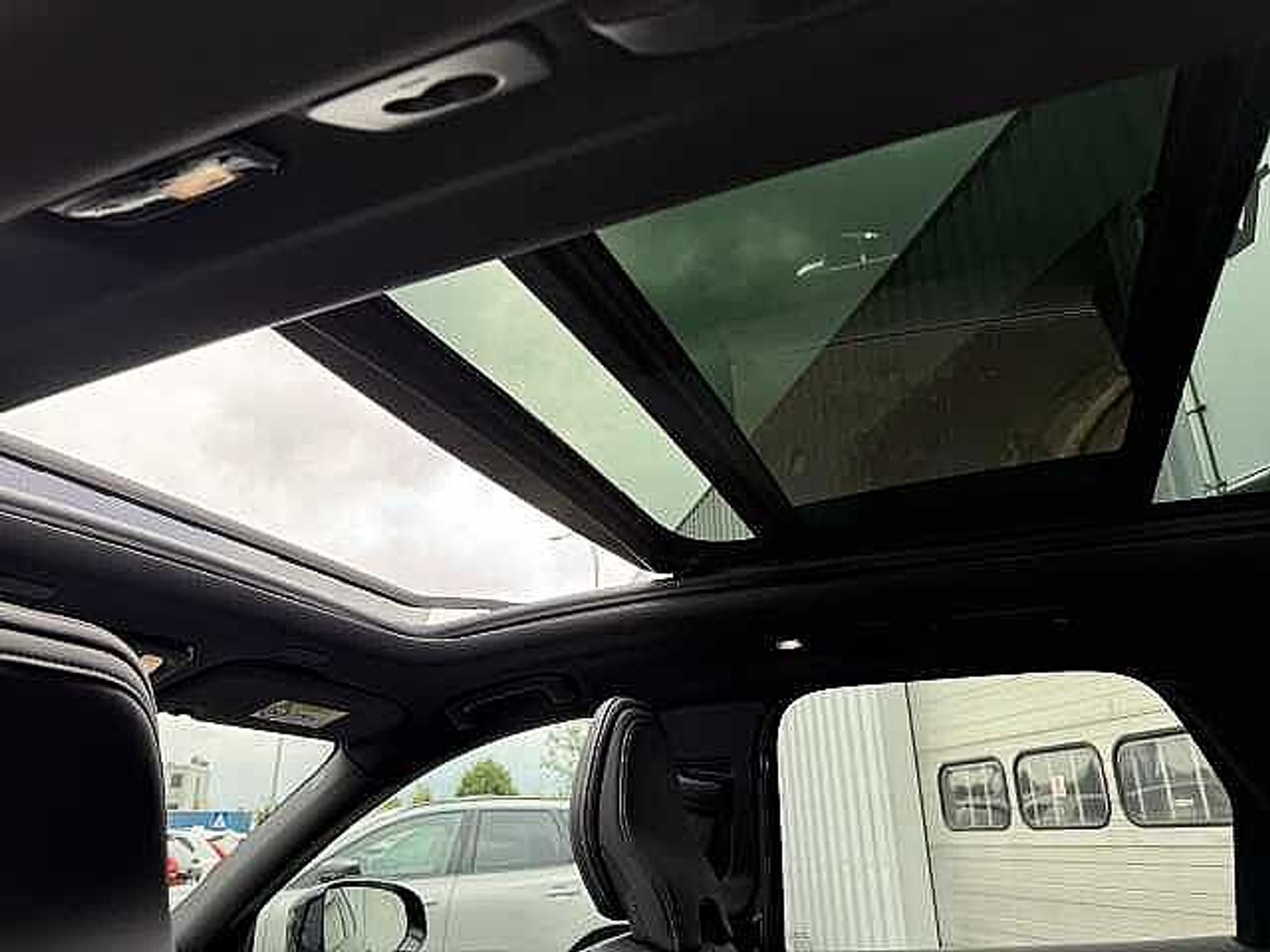 Volvo XC60 T6 AWD Ultimate Dark Plug in Hybride- Luchtvering - Trekhaak + 3 JAAR GARANTIE 48482088-10.jpg | ACB Woluwe