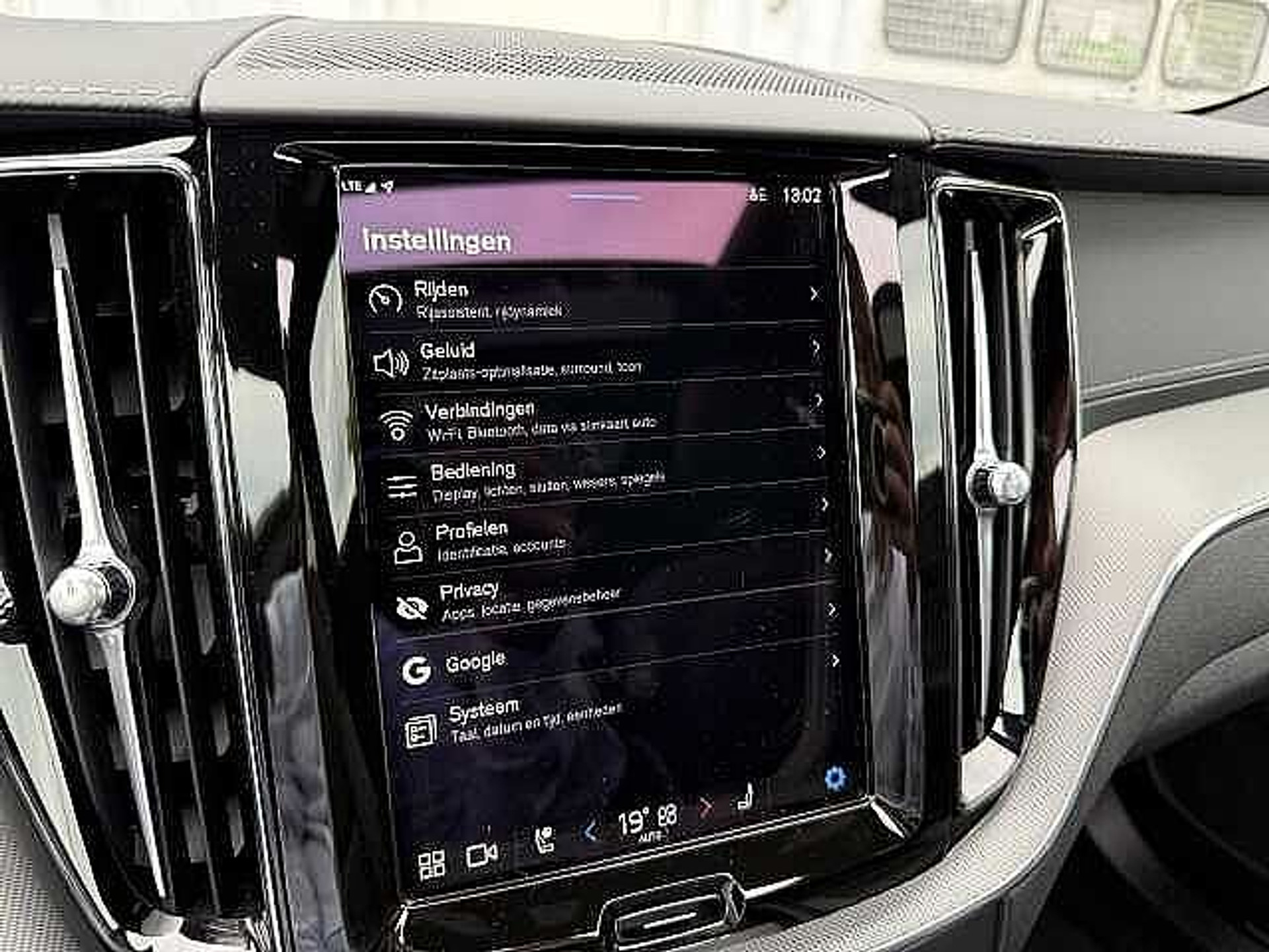 Volvo XC60 T6 AWD Ultimate Dark Plug in Hybride- Luchtvering - Trekhaak + 3 JAAR GARANTIE 48482088-14.jpg | ACB Woluwe