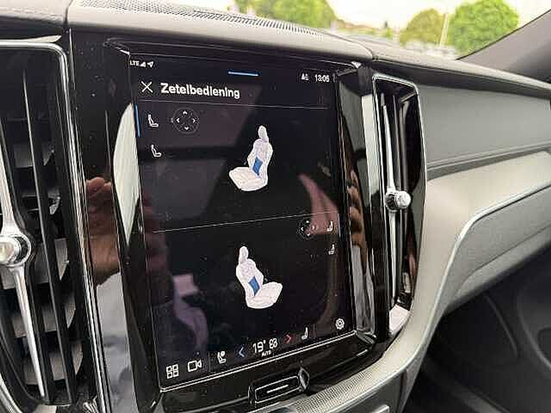 Volvo XC60 T6 AWD Ultimate Dark Plug in Hybride- Luchtvering - Trekhaak + 3 JAAR GARANTIE 48482088-22.jpg | ACB Woluwe