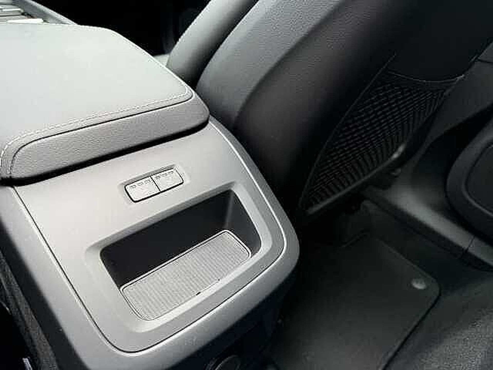 Volvo XC60 T6 AWD Ultimate Dark Plug in Hybride- Luchtvering - Trekhaak + 3 JAAR GARANTIE 48482088-23.jpg | ACB Woluwe