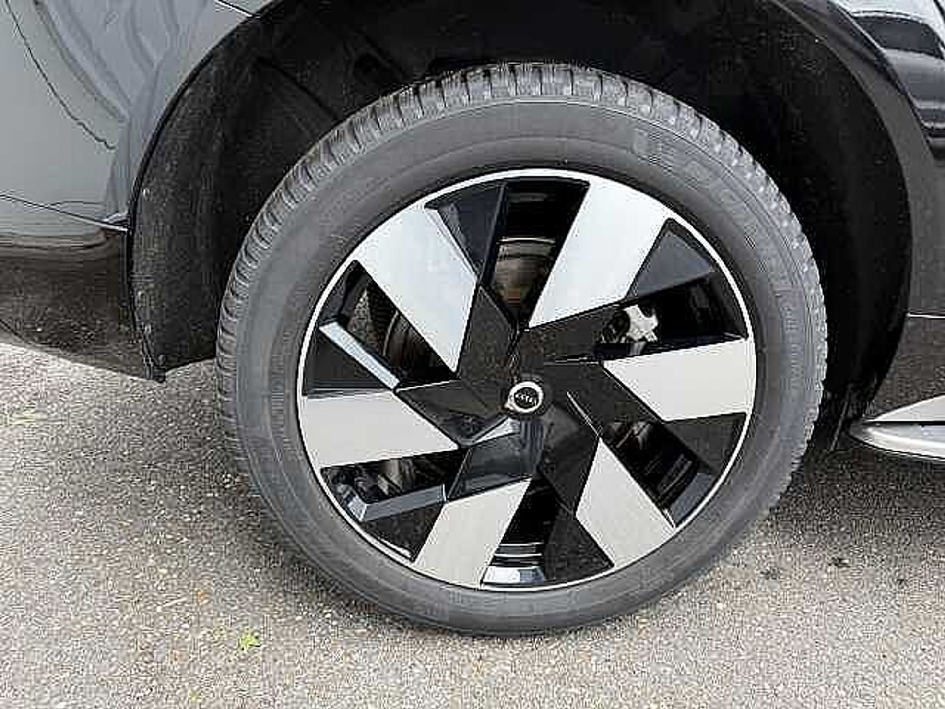 Volvo XC60 T6 AWD Ultimate Dark Plug in Hybride- Luchtvering - Trekhaak + 3 JAAR GARANTIE 48482088-25.jpg | ACB Woluwe