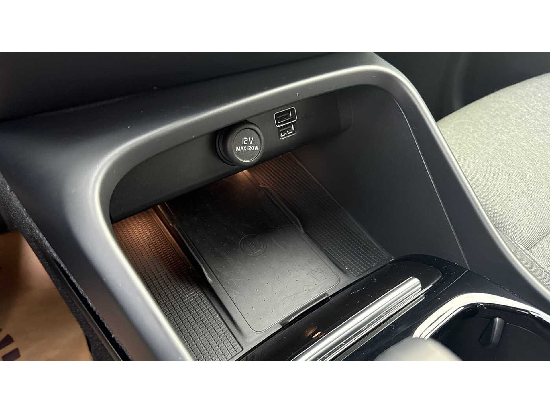 Volvo XC40 Recharge Plus Bright, T4 Plug-in hybrid 48482089-21.jpg | ACB Woluwe