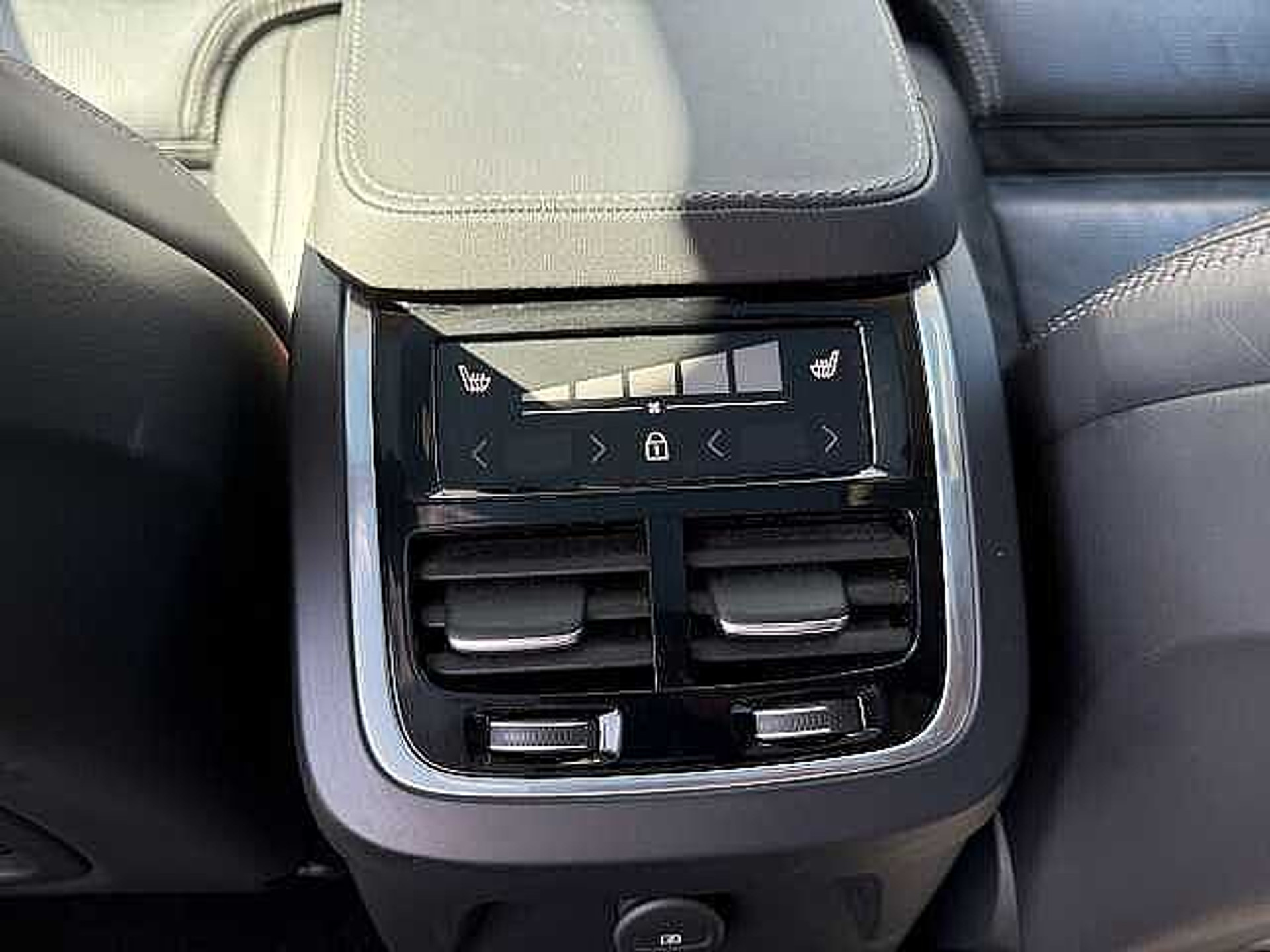 Volvo XC90 T8 AWD Plus Dark Plug-in hybrid - PANODAK - Luchtvering + 3 JAAR GARANTIE 48482092-10.jpg | ACB Woluwe