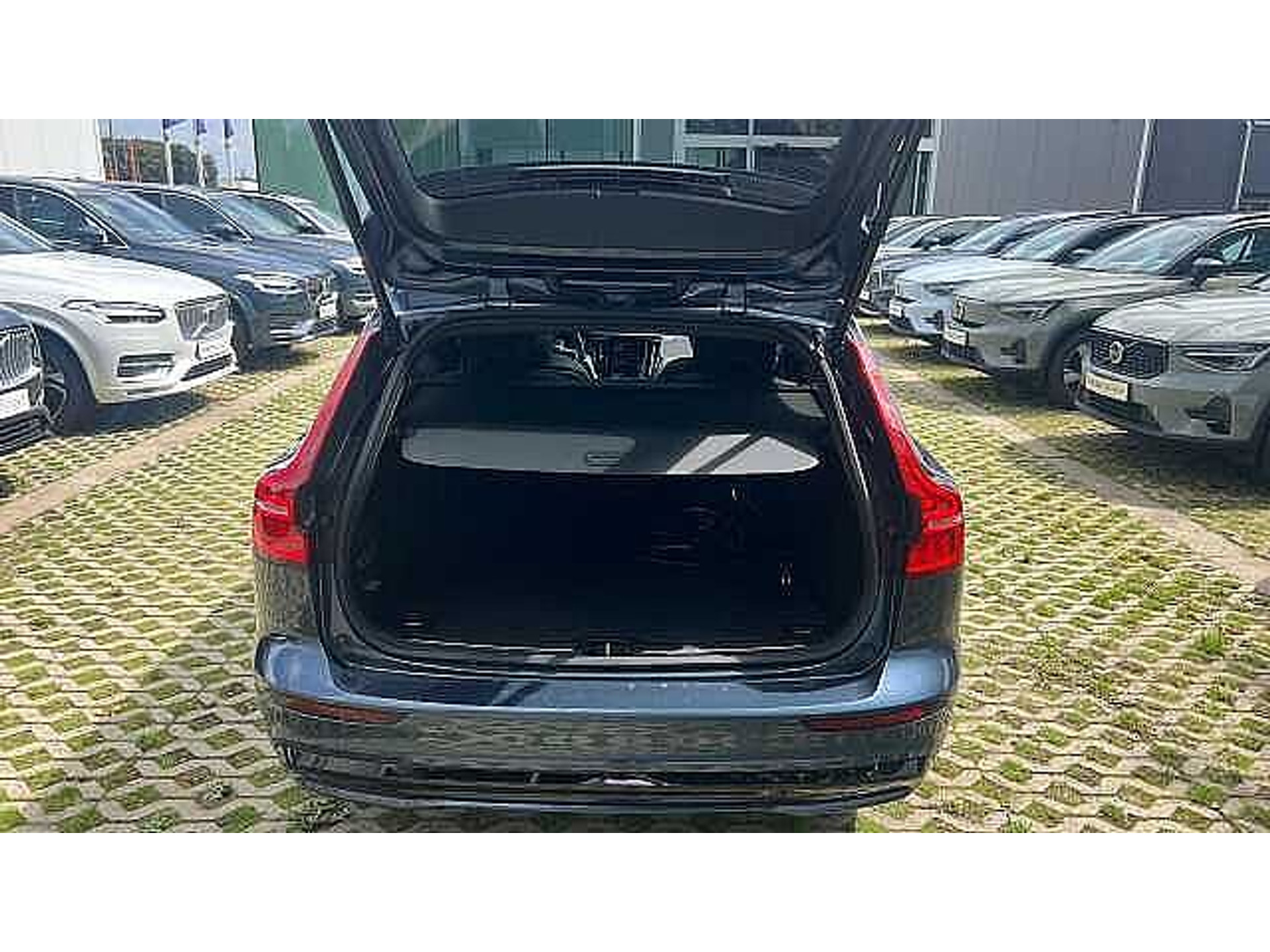 Volvo V60 T6 Plug in hybride, Ultimate Dark 48482118-10.jpg | ACB Woluwe