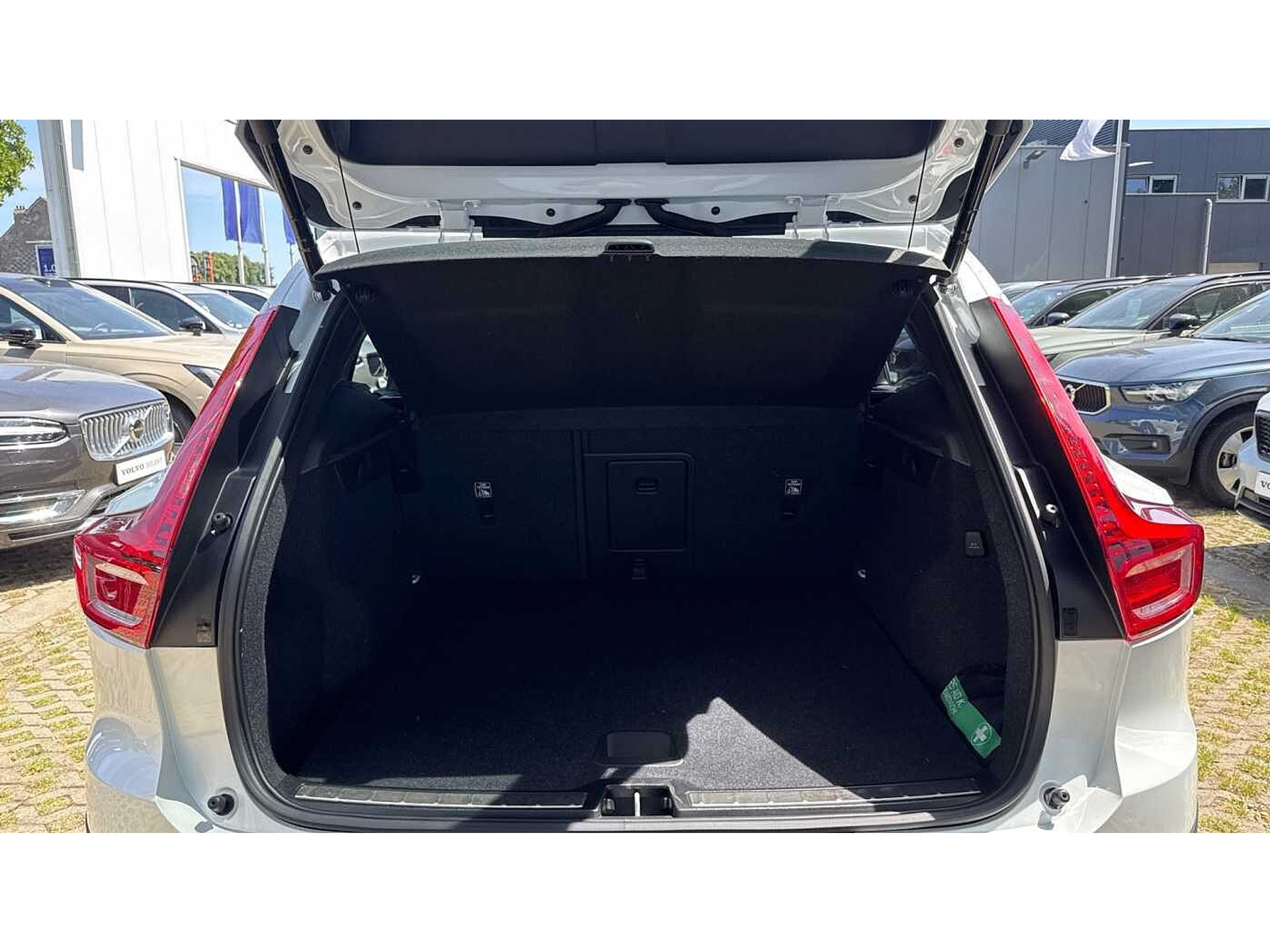 Volvo XC40 Recharge Plus Bright, T4 plug-in hybrid, 48482122-10.jpg | ACB Woluwe