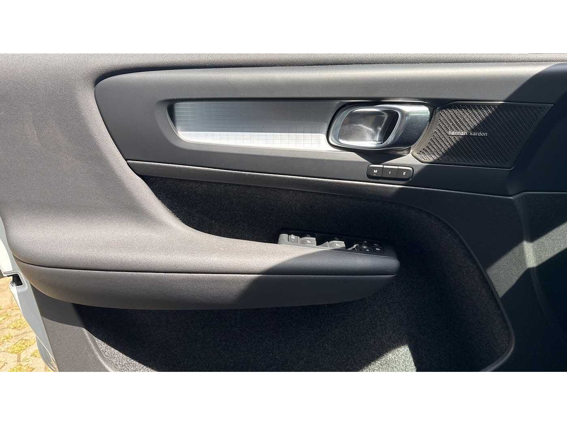 Volvo XC40 Recharge Plus Bright, T4 plug-in hybrid, 48482122-18.jpg | ACB Woluwe