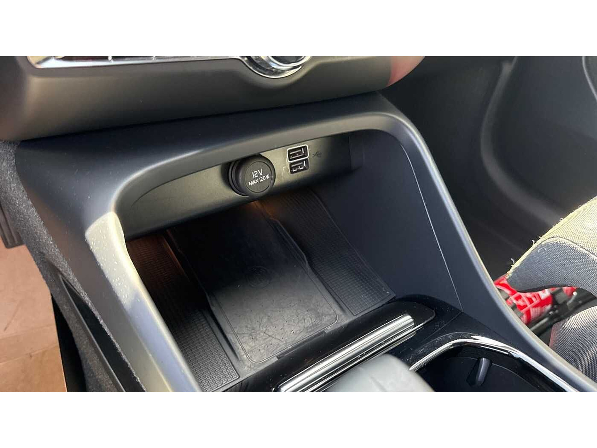 Volvo XC40 Recharge Plus Bright, T4 plug-in hybrid, 48482122-21.jpg | ACB Woluwe