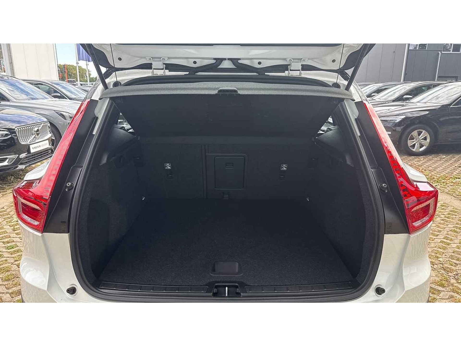 Volvo XC40 Recharge Core, Single Motor Extended Range, Elektrisch 48482130-10.jpg | ACB Woluwe