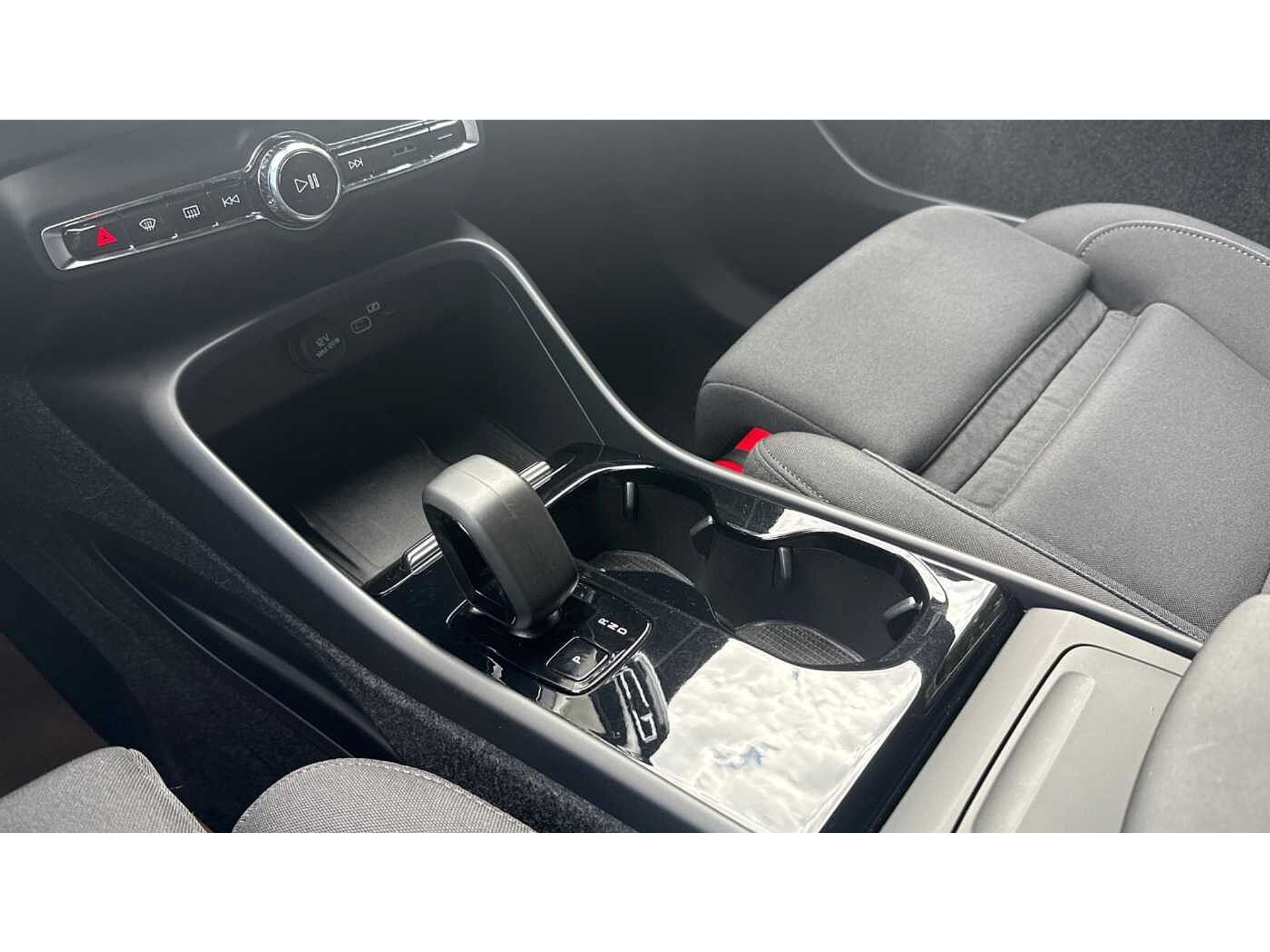 Volvo XC40 Recharge Core, Single Motor Extended Range, Elektrisch 48482130-17.jpg | ACB Woluwe