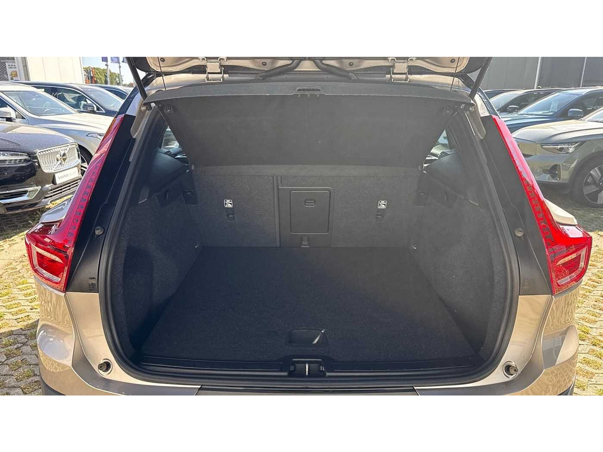 Volvo XC40 Recharge Core, P6 Single Motor Extended Range, Elektrisch 48482131-10.jpg | ACB Woluwe