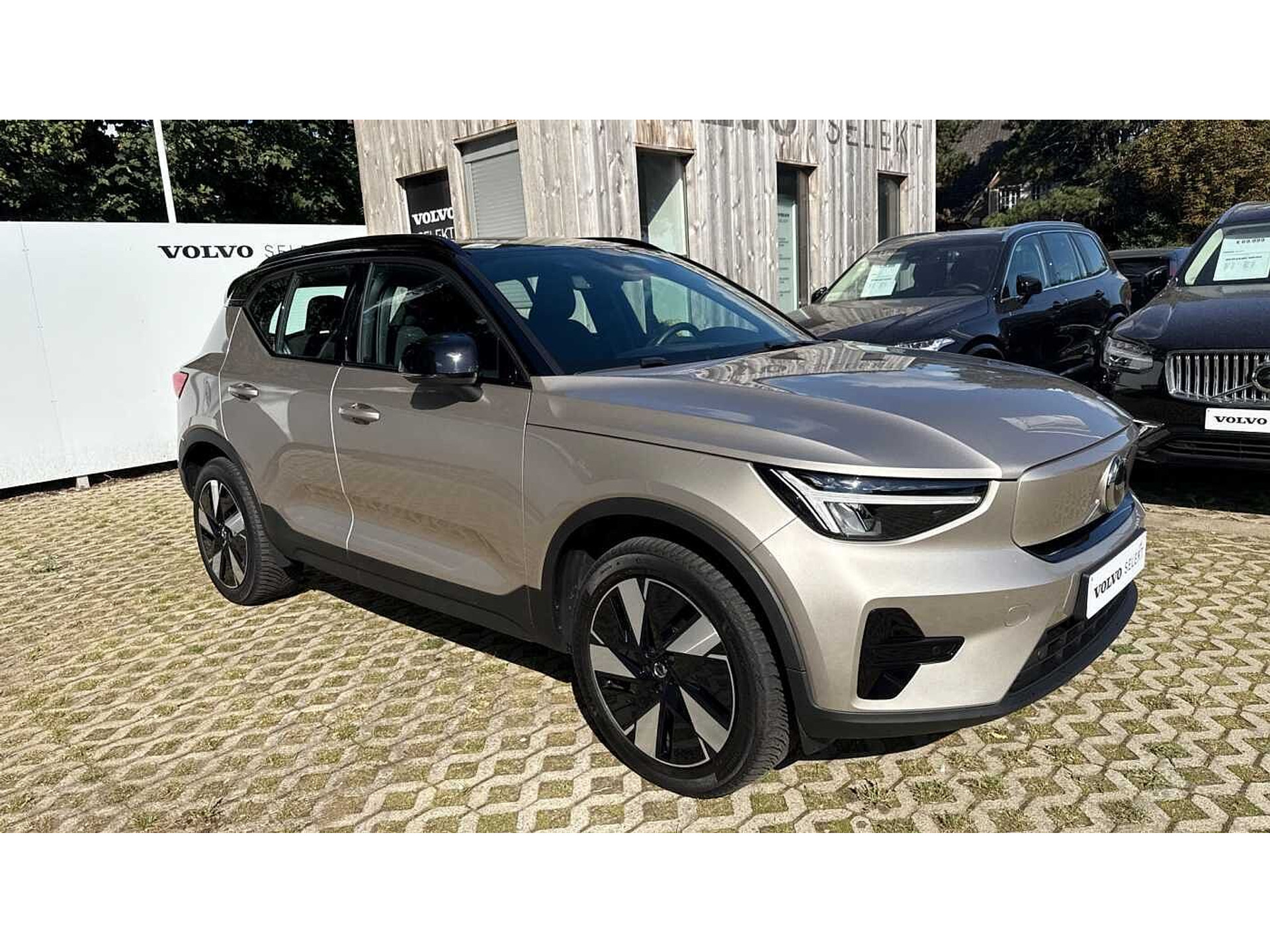 Volvo XC40 Recharge Core, P6 Single Motor Extended Range, Elektrisch 48482131-5.jpg | ACB Woluwe