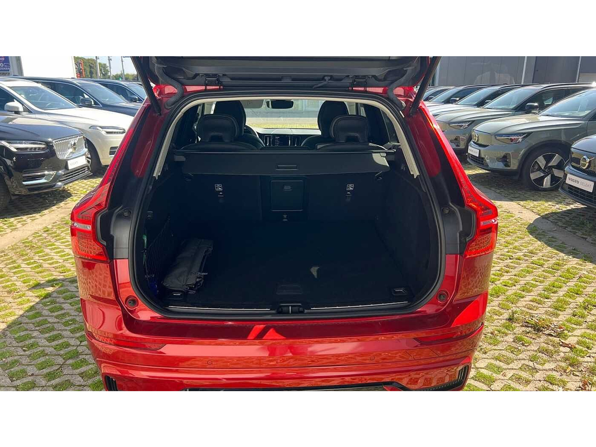 Volvo XC60 B4 Mild Hybrid, Plus Dark 48482134-10.jpg | ACB Woluwe