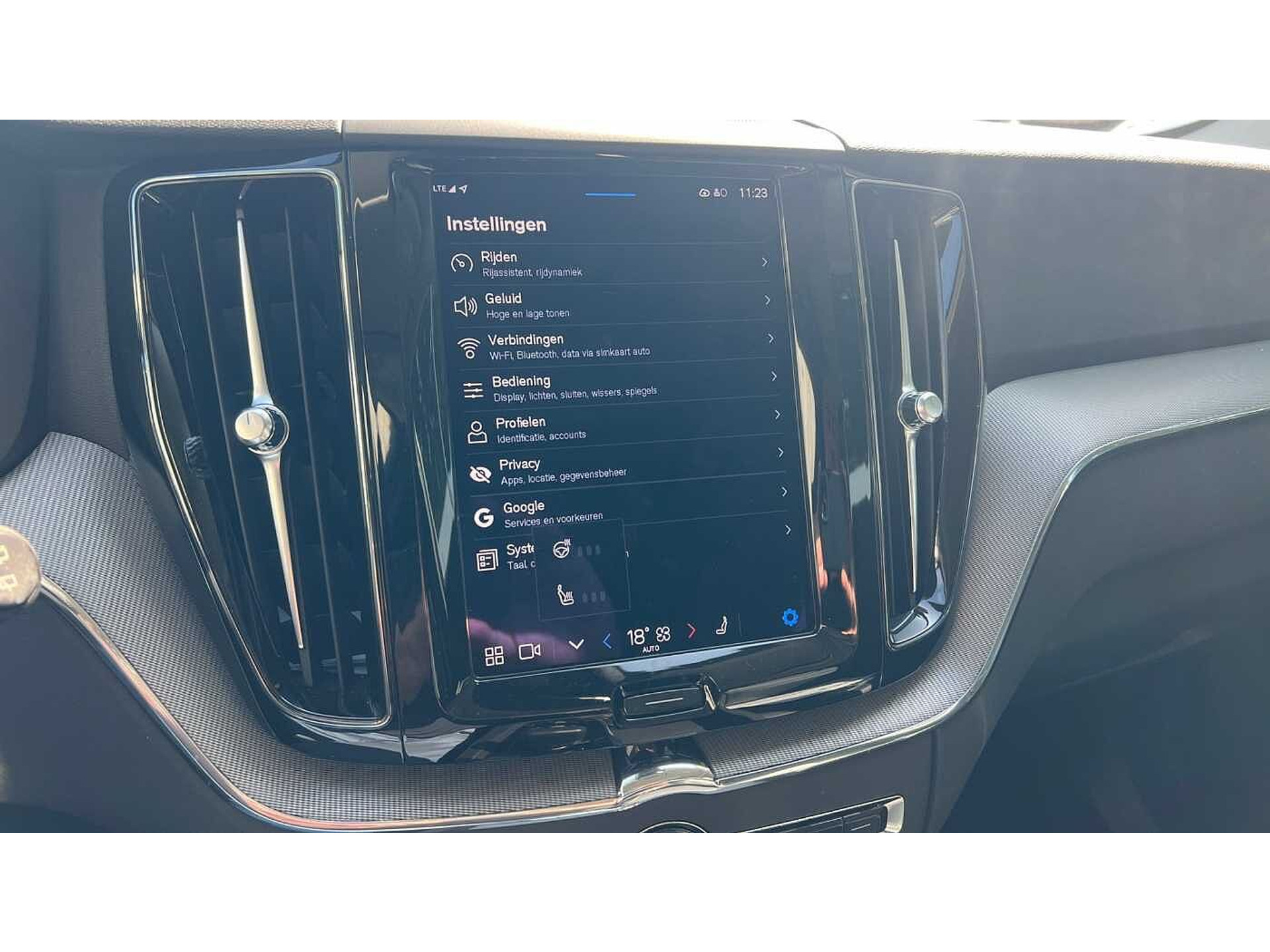 Volvo XC60 B4 Mild Hybrid, Plus Dark 48482134-13.jpg | ACB Woluwe