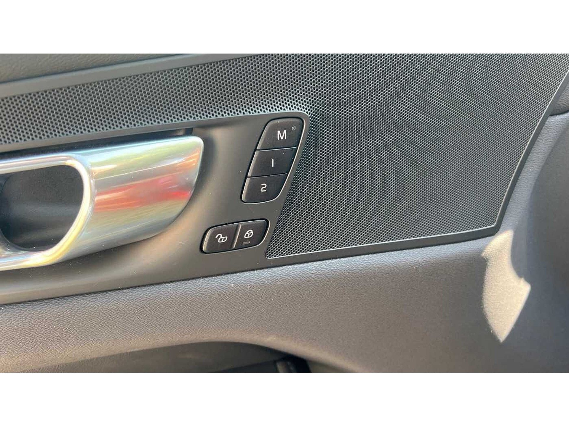 Volvo XC60 B4 Mild Hybrid, Plus Dark 48482134-15.jpg | ACB Woluwe