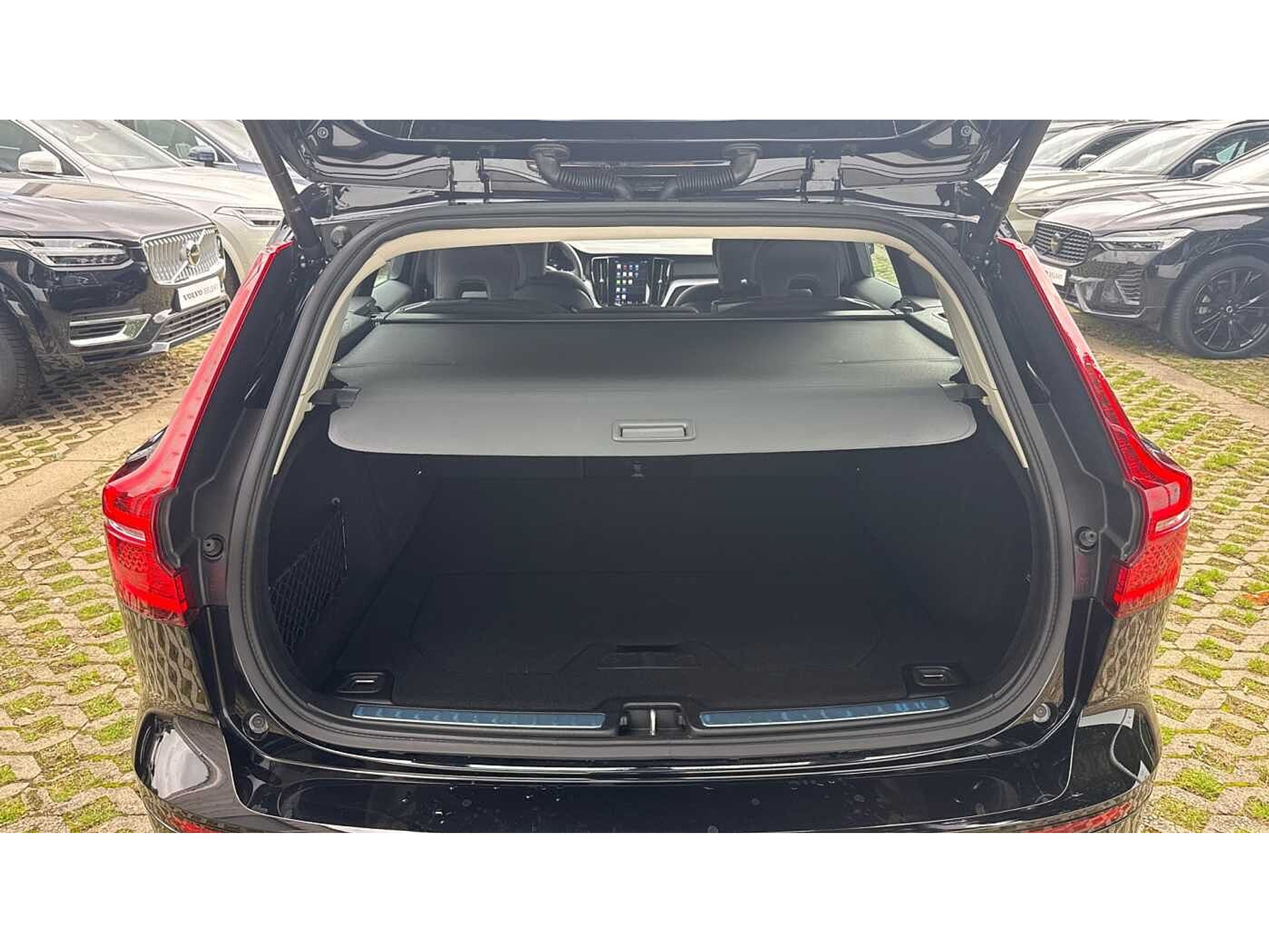 Volvo V60 Core, B4 mild hybrid, Diesel 48482139-10.jpg | ACB Woluwe