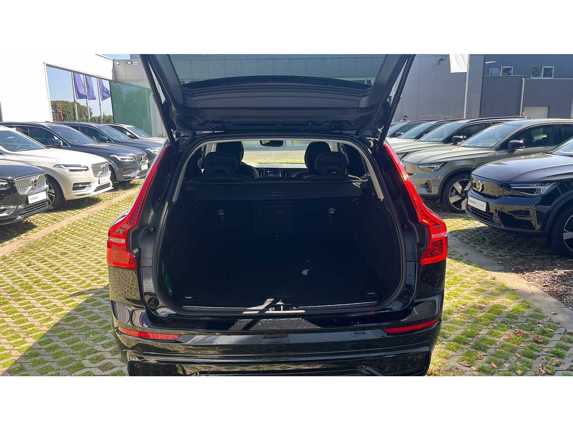 Volvo XC60 B4 Mild Hybrid, Plus Dark 48533055-10.jpg | ACB Woluwe