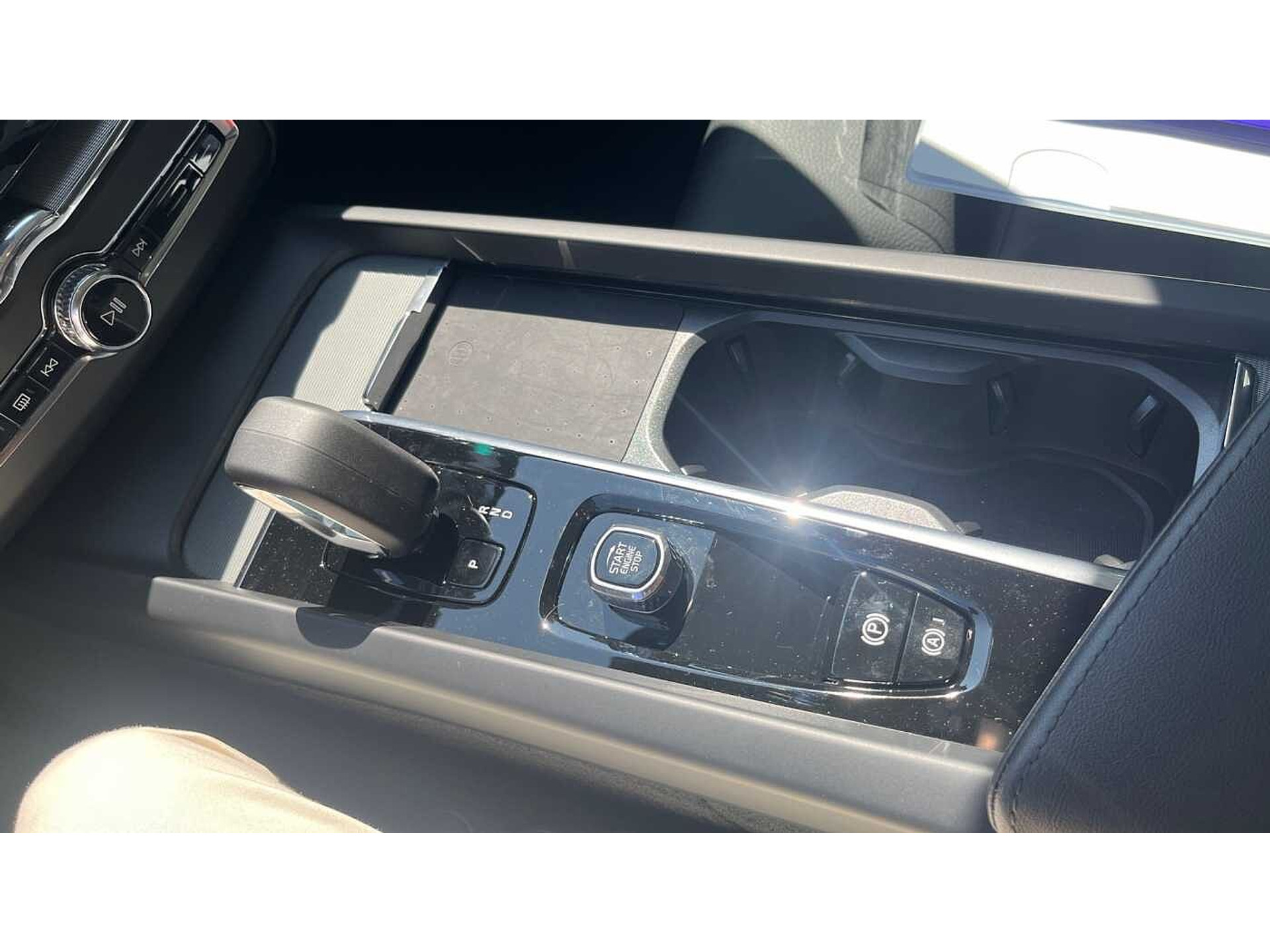 Volvo XC60 B4 Mild Hybrid, Plus Dark 48533055-18.jpg | ACB Woluwe