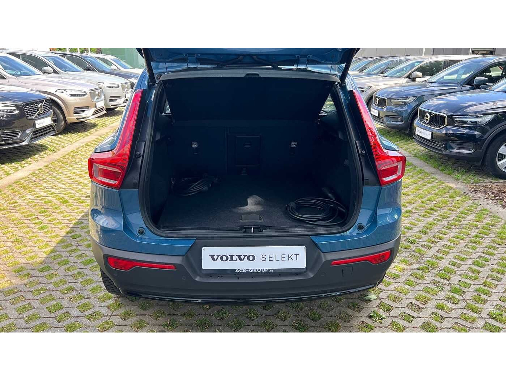 Volvo XC40 Recharge Plus Dark, T4 plug-in hybrid 48533056-10.jpg | ACB Woluwe